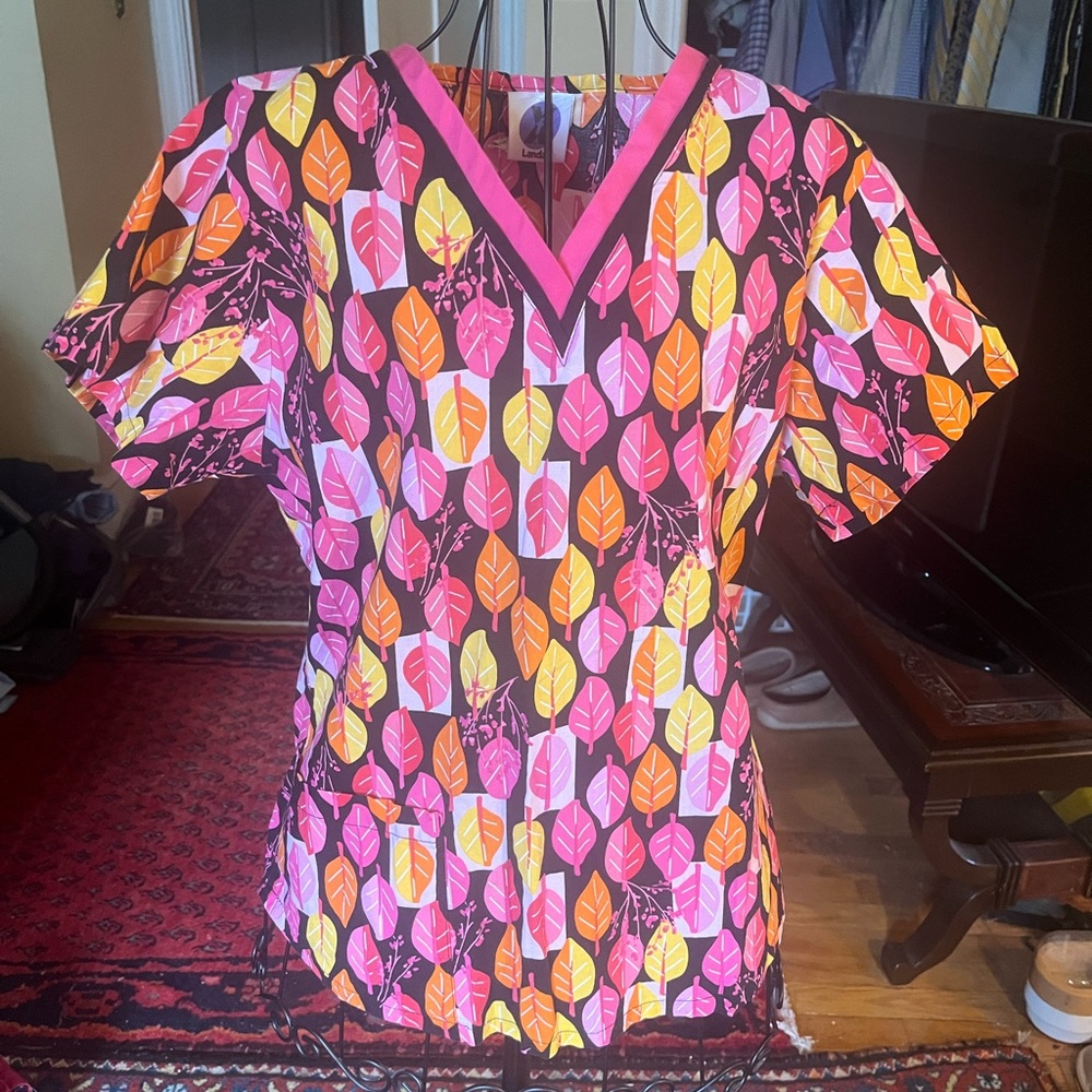 Womens XS scrub top
